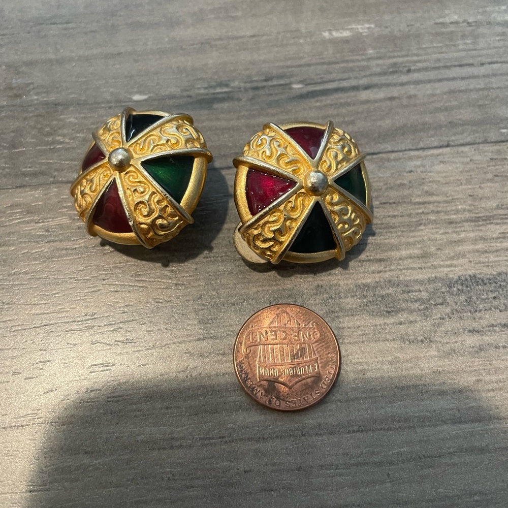 AK vintage earrings clip